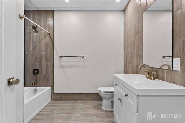 810 N 2nd Avenue 3, Highland Park, NJ 08904