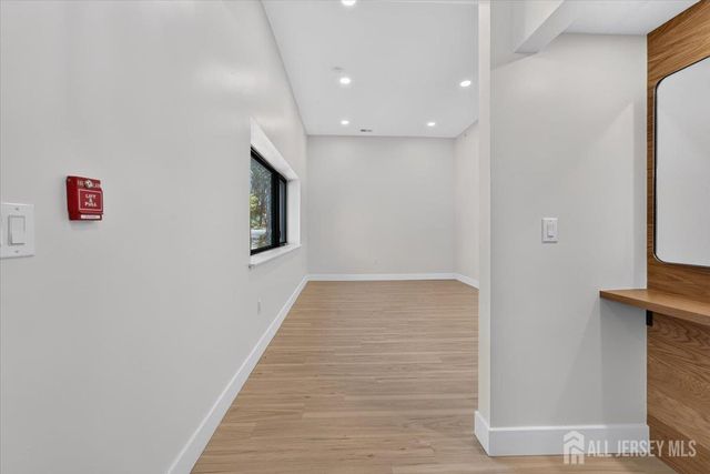 810 N 2nd Avenue 3, Highland Park, NJ 08904