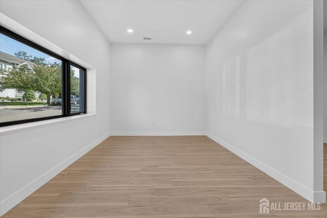 810 N 2nd Avenue 3, Highland Park, NJ 08904