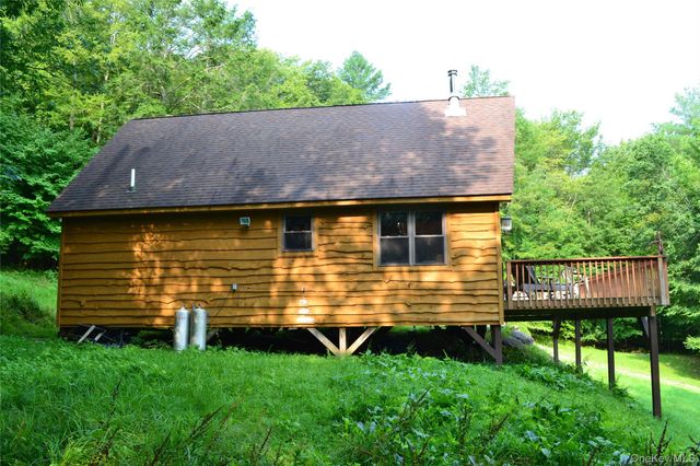 365 Via Appian Way, Roscoe, NY 12776