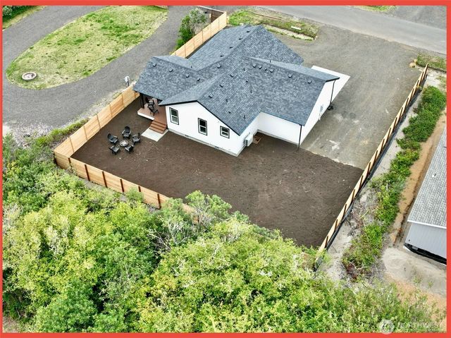 152 Calawah Street SW, Ocean Shores, WA 98569