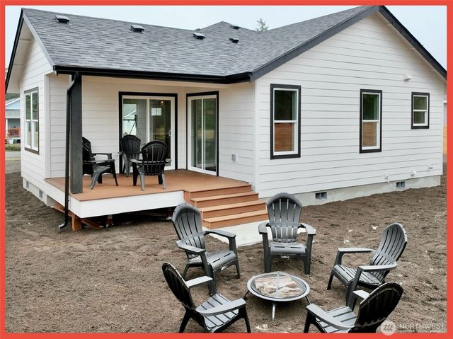 152 Calawah Street SW, Ocean Shores, WA 98569