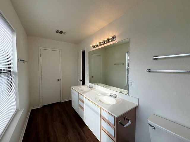 2013 Rim Rock DR, Leander, TX 78641