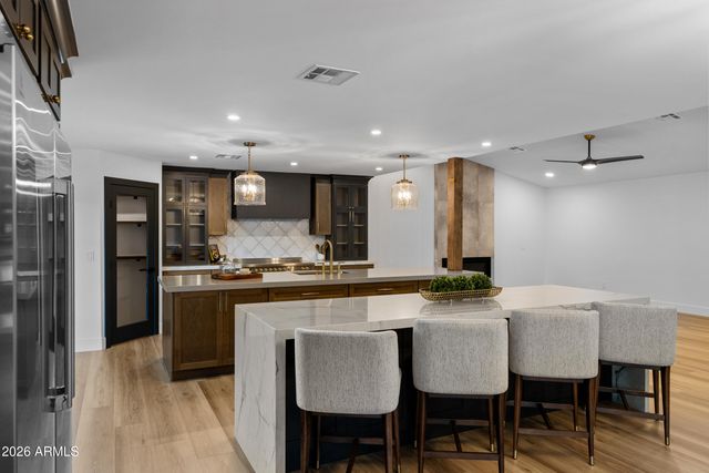 1821 E LYNWOOD Street, Mesa, AZ 85203