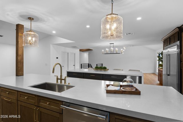 1821 E LYNWOOD Street, Mesa, AZ 85203