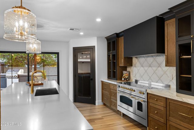 1821 E LYNWOOD Street, Mesa, AZ 85203