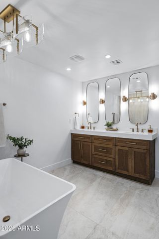 1821 E LYNWOOD Street, Mesa, AZ 85203