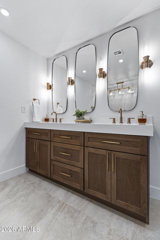 1821 E LYNWOOD Street, Mesa, AZ 85203