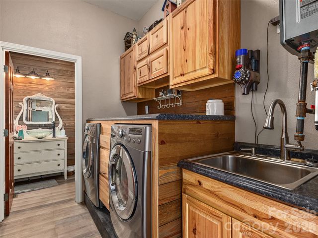 148 Campbell Creek Road, Maggie Valley, NC 28751