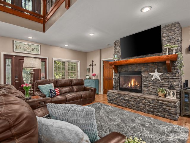 148 Campbell Creek Road, Maggie Valley, NC 28751