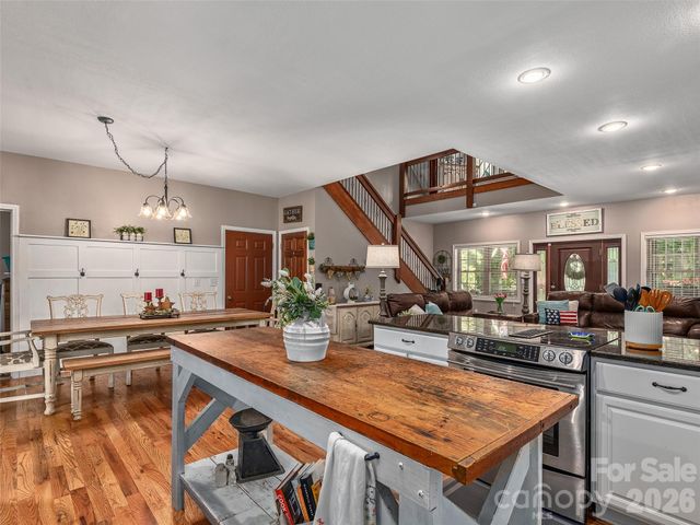 148 Campbell Creek Road, Maggie Valley, NC 28751