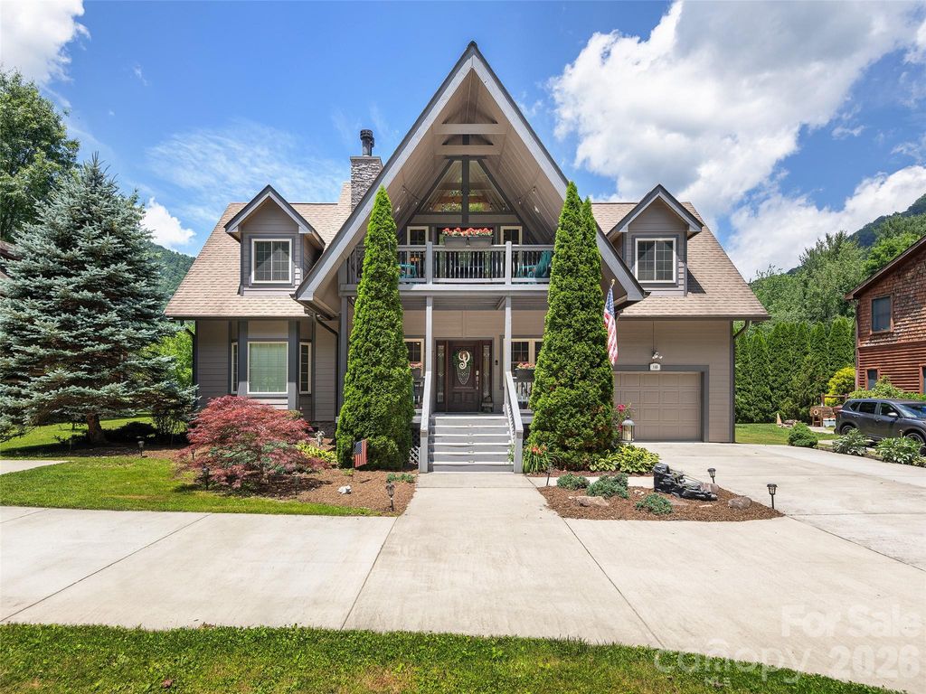 148 Campbell Creek Road, Maggie Valley, NC 28751