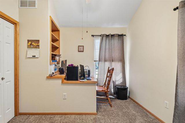 1132 10th Avenue NW, Altoona, IA 50009