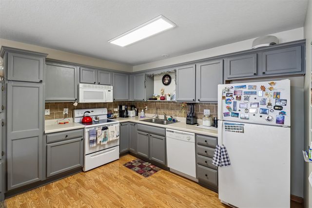 1132 10th Avenue NW, Altoona, IA 50009