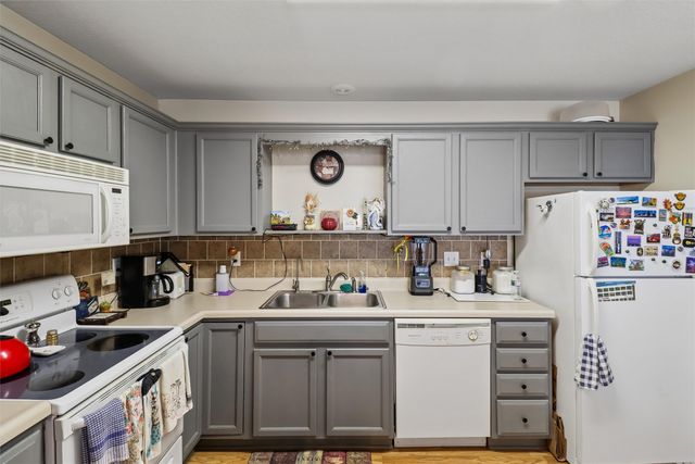 1132 10th Avenue NW, Altoona, IA 50009