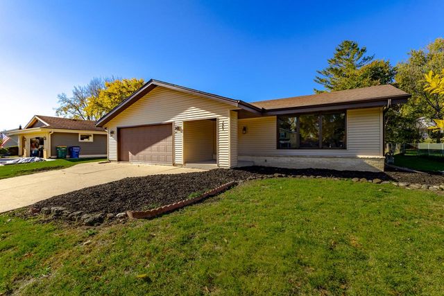 7661 S Lenox AVENUE, Oak Creek, WI 53154