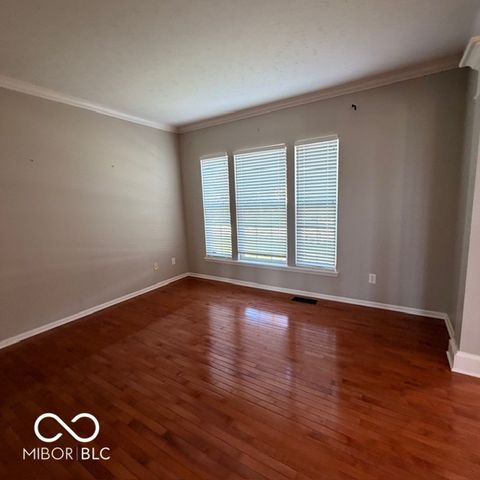 11716 Shadowwood Court, Zionsville, IN 46077