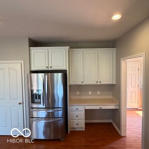 11716 Shadowwood Court, Zionsville, IN 46077