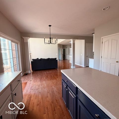 11716 Shadowwood Court, Zionsville, IN 46077