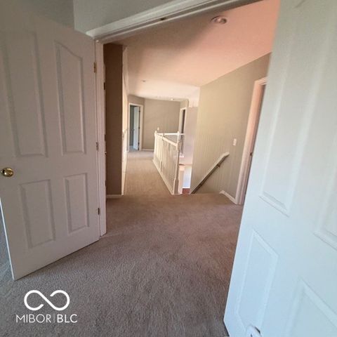 11716 Shadowwood Court, Zionsville, IN 46077