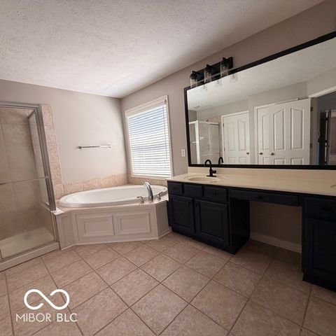 11716 Shadowwood Court, Zionsville, IN 46077