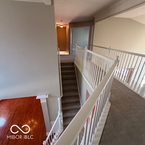 11716 Shadowwood Court, Zionsville, IN 46077