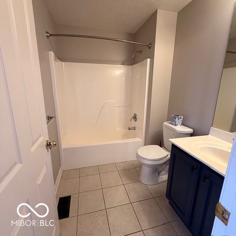 11716 Shadowwood Court, Zionsville, IN 46077