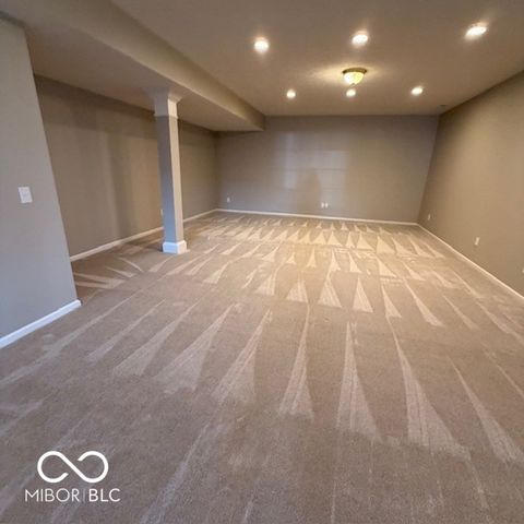 11716 Shadowwood Court, Zionsville, IN 46077