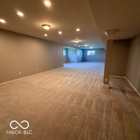 11716 Shadowwood Court, Zionsville, IN 46077