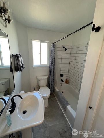 1448 17th Street, Bremerton, WA 98337