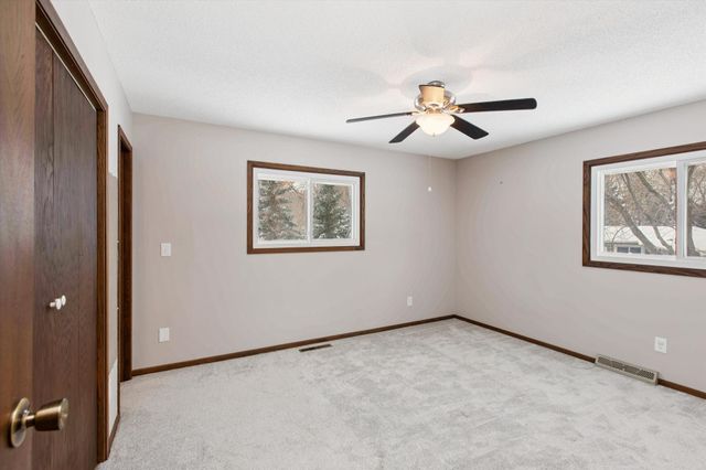 9676 Crestwood Terrace, Eden Prairie, MN 55347