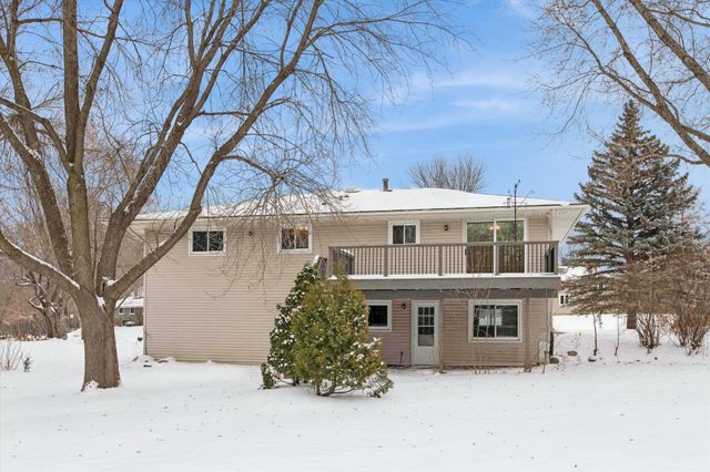 9676 Crestwood Terrace, Eden Prairie, MN 55347