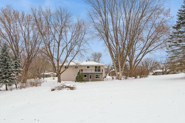 9676 Crestwood Terrace, Eden Prairie, MN 55347