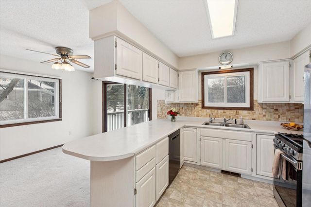 9676 Crestwood Terrace, Eden Prairie, MN 55347