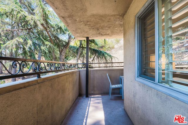 6700 Hillpark Drive 204, Los Angeles, CA 90068