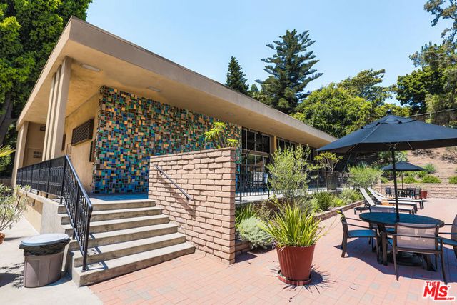 6700 Hillpark Drive 204, Los Angeles, CA 90068