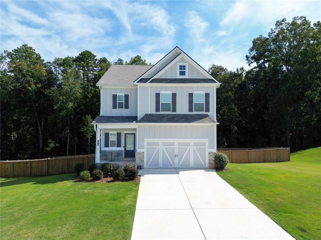 250 Laurel Cove Drive, Hoschton, GA 30548