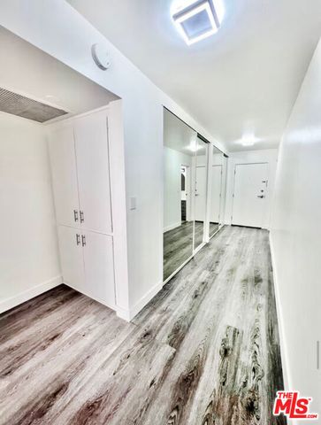 468 S Roxbury Drive 103, Beverly Hills, CA 90212