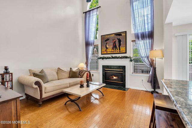 16 Sunningdale Circle, Manalapan, NJ 07726