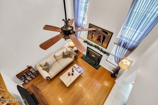 16 Sunningdale Circle, Manalapan, NJ 07726
