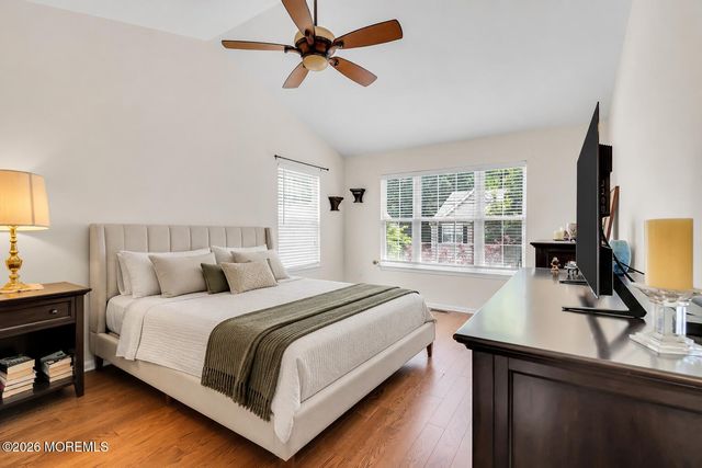 16 Sunningdale Circle, Manalapan, NJ 07726