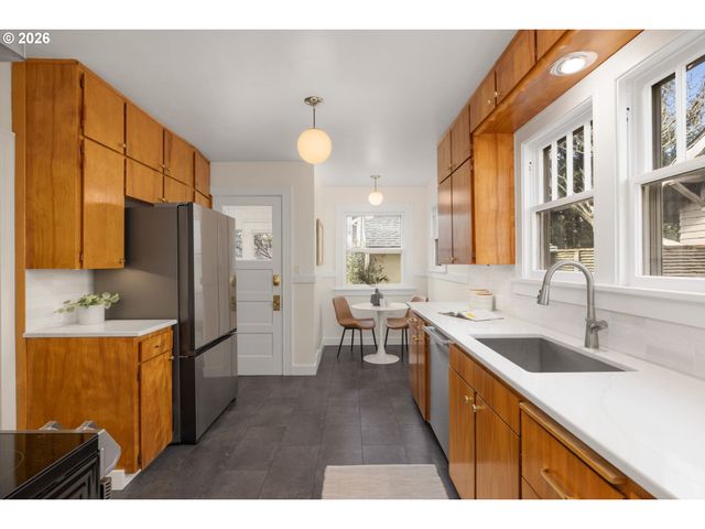 4203 Ne 32ND Pl, Portland, OR 97211