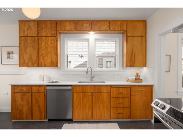 4203 Ne 32ND Pl, Portland, OR 97211