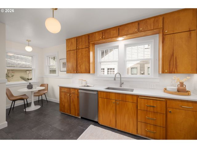 4203 Ne 32ND Pl, Portland, OR 97211