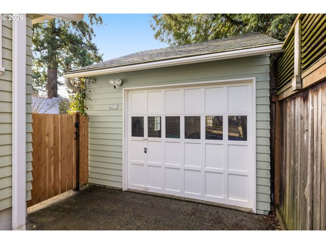 4203 Ne 32ND Pl, Portland, OR 97211