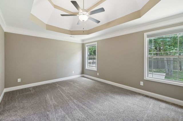 510 Sourwood Dr, Clarksville, TN 37042