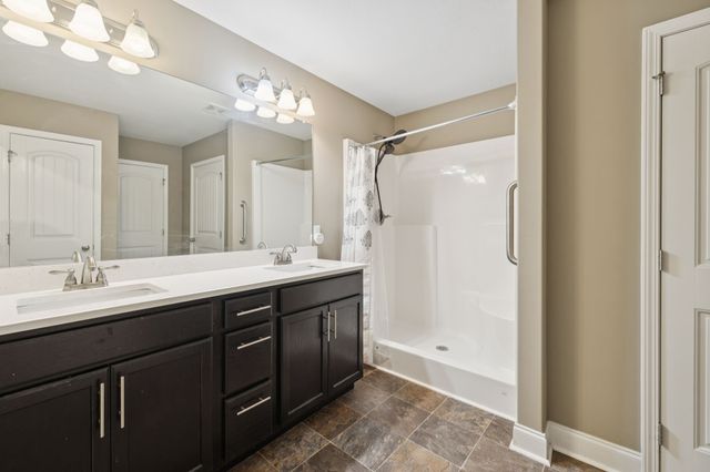 510 Sourwood Dr, Clarksville, TN 37042