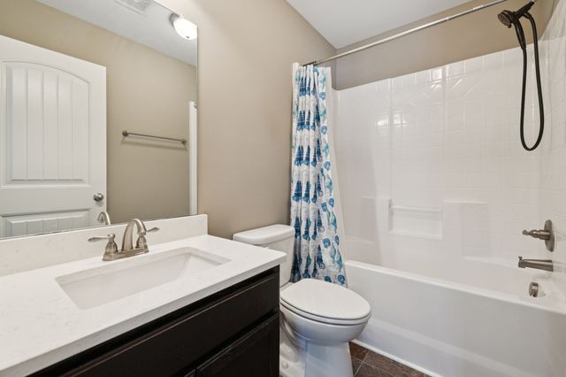 510 Sourwood Dr, Clarksville, TN 37042