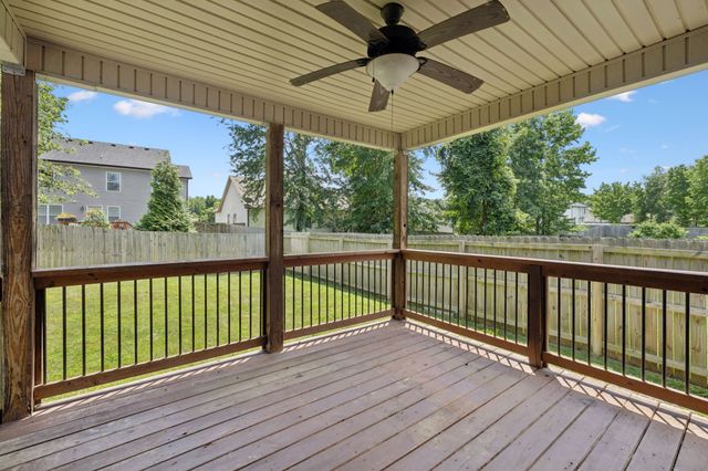 510 Sourwood Dr, Clarksville, TN 37042