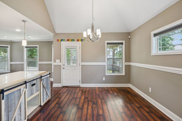 510 Sourwood Dr, Clarksville, TN 37042